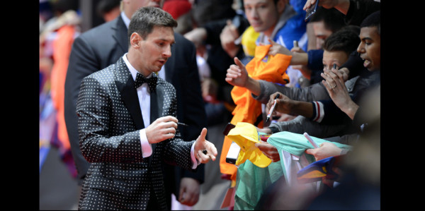 Messi luce esmoquín by Dolce