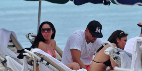 Kris Humphries tiene novia