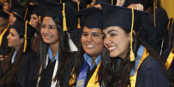 Graduación en la Internacional Sampedrana