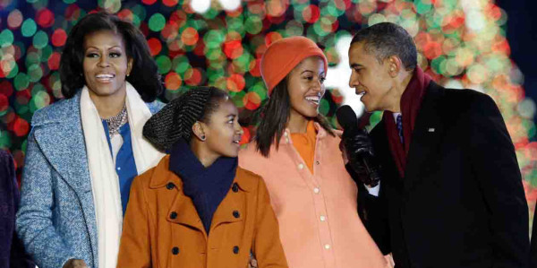 Obama y su familia encienden el Árbol de Navidad