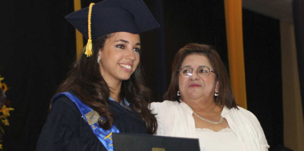 Graduación en la Internacional Sampedrana