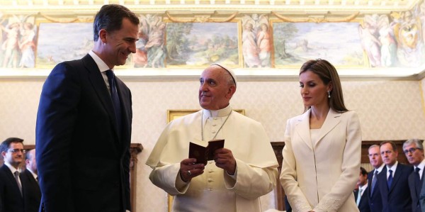 El papa recibe a Felipe VI y Letizia