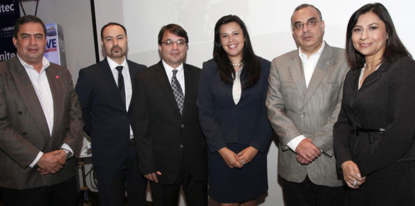 Carlos Campos impulsa el diseño de modas