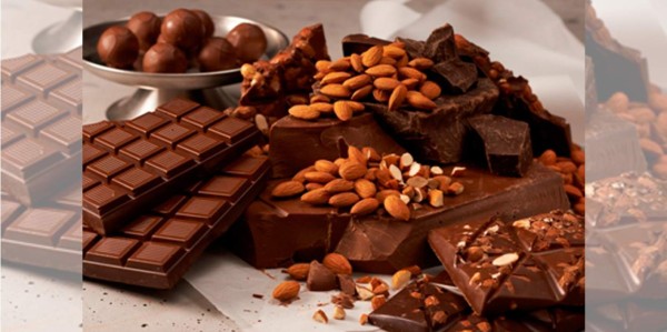 ChocolateLo más común es que falte el magnesio y algunas vitaminas del grupo B, como la B6 y la B12. Para suplir esta deficiencia es bueno comer nueces, pescado, semillas y vegetales de hojas verdes, pero si más bien nos vamos por chocolate, es importante que éste sea amargo y de buena calidad.