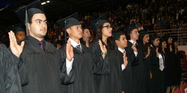 Unitec certificó a calificados profesionales
