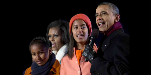 Obama y su familia encienden el Árbol de Navidad