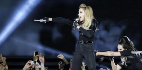 Madonna genera polémica en París