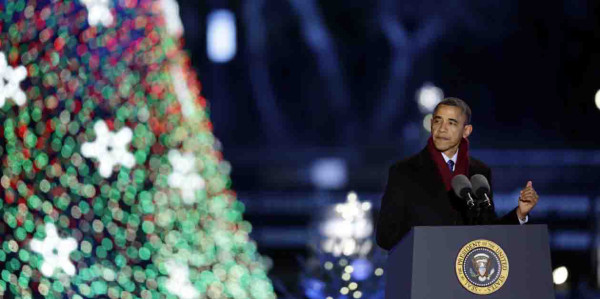 Obama y su familia encienden el Árbol de Navidad