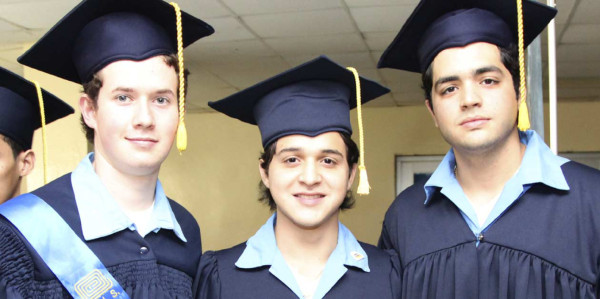 Graduación en la Internacional Sampedrana