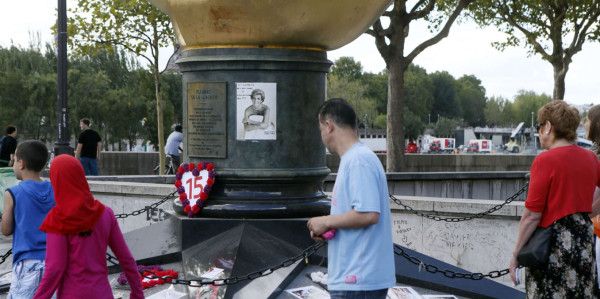Poemas y flores para Diana en París
