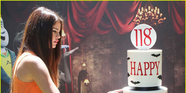 Selena Gómez es una vampiresa en nuevo filme