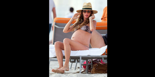 Gisele Bündchen muestra su embarazo