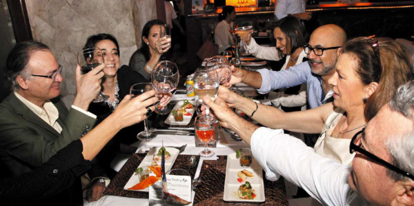 Tony Bermúdez, Ana Villeda, Ana Cristina Aguilar, Eva Gómez, Alfredo Cantero, Nina Bermúdez y Bradley Mills