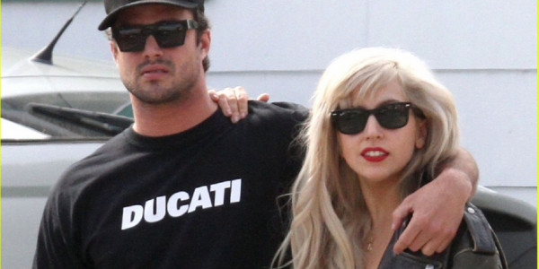 ¿Lady Gaga se casa?