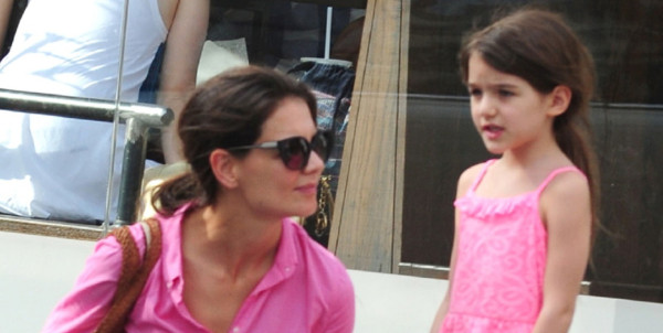 Katie cambiaría nombre a Suri