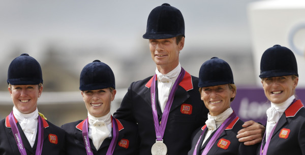 Kate y Guillermo vibran con medalla de Zara Phillips