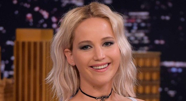 Video de Jennifer Lawrence bailando en una barra se vuelve viral