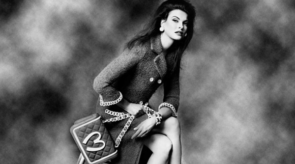 Linda Evangelista para Moschino
