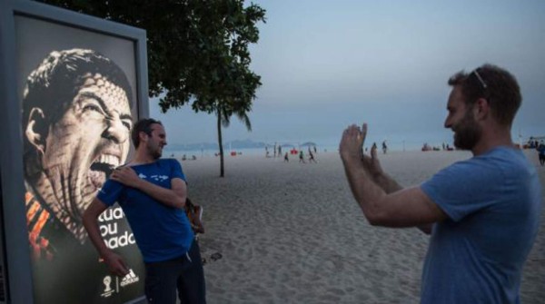 Mordisco de Suárez resucita en Copacabana