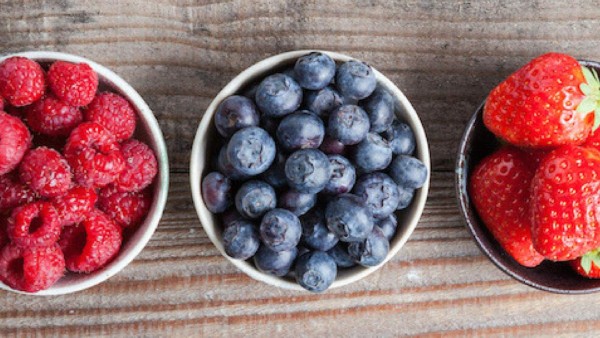 Son grandes antioxidantes <br/>Frutas como los arándanos están llenas de antioxidantes llamados antocianinas que ayudan a la prevención de muchas enfermedades cardíacas.<br/>