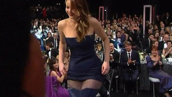 Dior afirma que vestido de Jennifer Lawrence no se descoció
