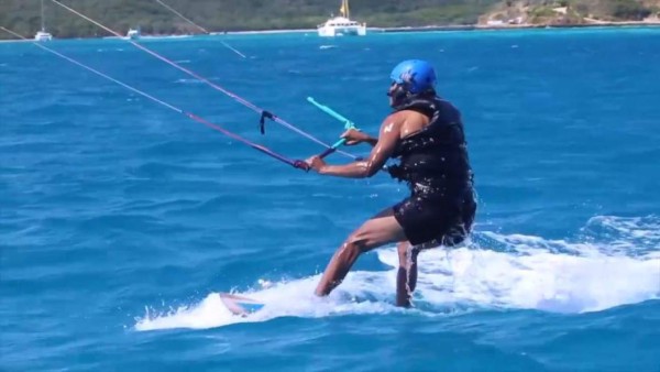 Increíbles imágenes de Barack Obama practicando Kite Surf