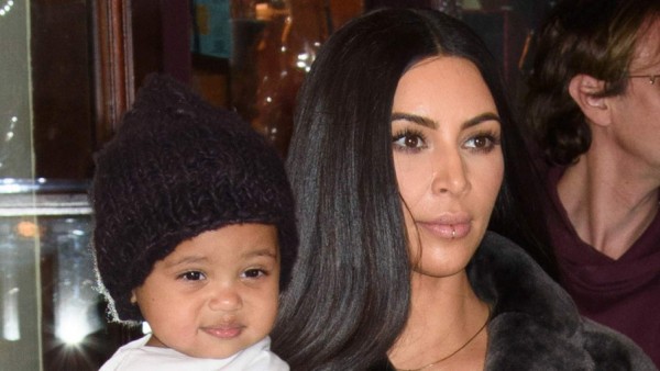 La costosa pañalera del hijo de Kim Kardashian