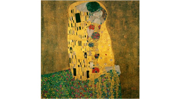 El beso, sin duda el trabajo más famosa de Gustav Klimt completado en 1908. Es una representación realista y geométrica del beso entre una pareja. Además de haber sido pintada al óleo esta obra incorpora hojas de oro en el lienzo, lo cual la hace diferente a las demás.