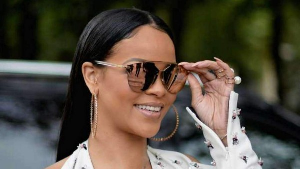 Rihanna sorprende con radical cambio de look