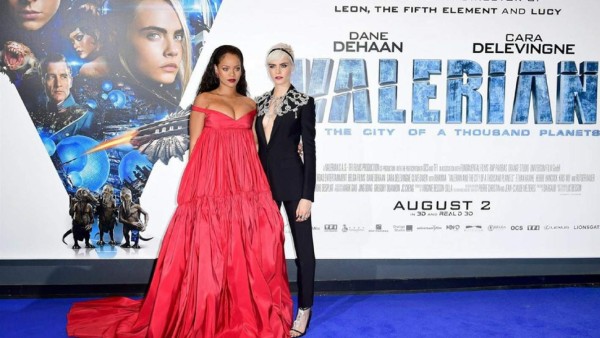 Los impresionantes looks de Rihanna y Cara Delevingne en Londres