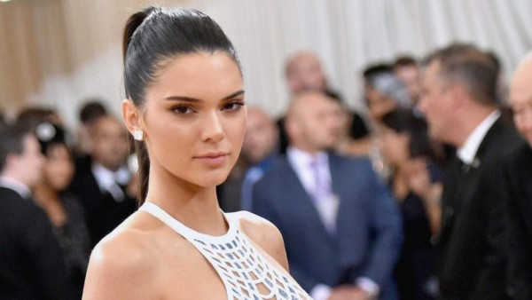 Kendall Jenner se desnuda en las redes sociales