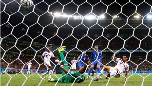 Costa Rica supera a Grecia