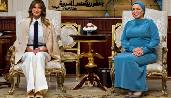 Los looks de Melania Trump en África