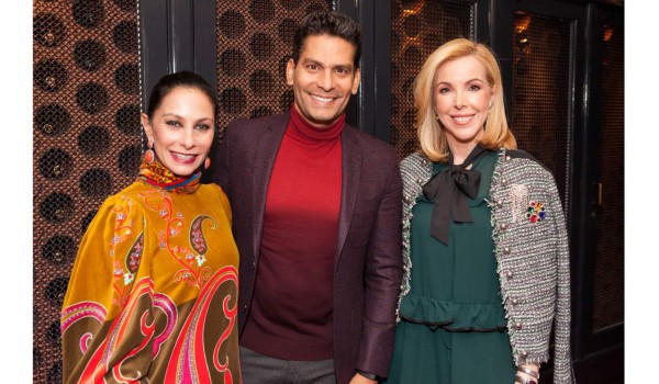 Eva Hughes ofrece cena en Nueva York