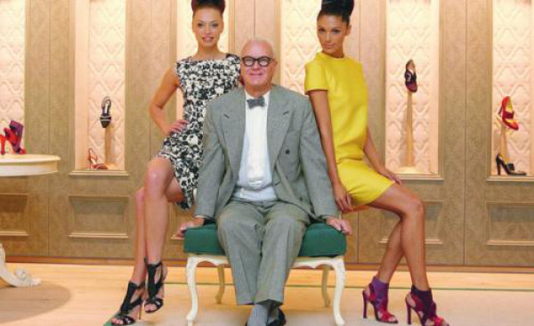 Manolo Blahnik recibirá un premio al conjunto de su carrera en Londres