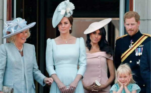 ¿Kate y Meghan son enemigas?<br/>Las Duquesas británicas dieron de que hablar en este 2019. Fueron cuestionadas por la prensa debido a su supuesta enemistad.<br/>