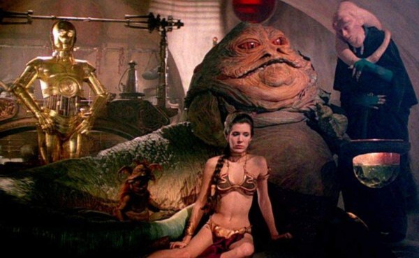 La escena en el Palacio de Jabba fue una de las más difíciles en el Return of the Jedi: tardó un mes en filmarse, ya que contó con 42 extras, 18 personas del elenco principal, 10 titireteros y 90 miembros del equipo.