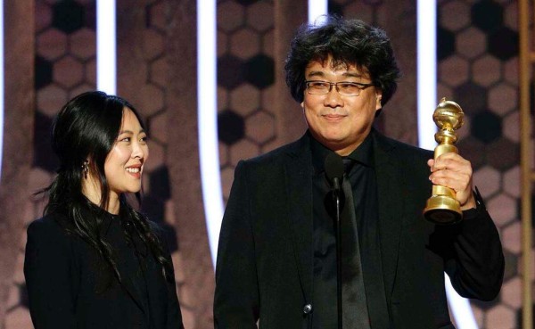 'Una vez que superemos la barrera de los subtítulos, muchos filmes maravillosos van a poder ser presentados a nosotros', expresó Bong Joon Ho, director de Pasasite, al ganar el premio a mejor película en idioma extranjero.