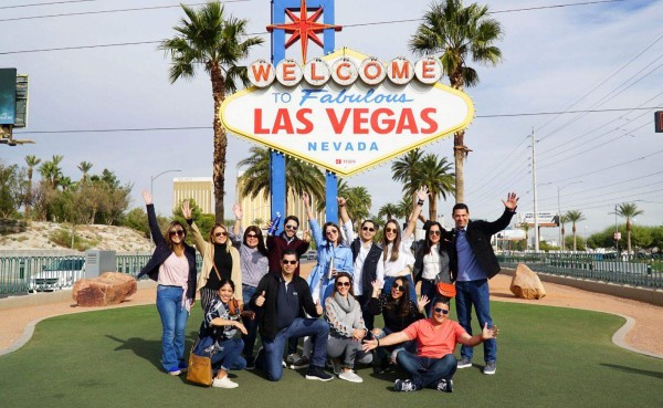 ¿Qué hicieron los Michelob Runners durante su estadía en Las Vegas?