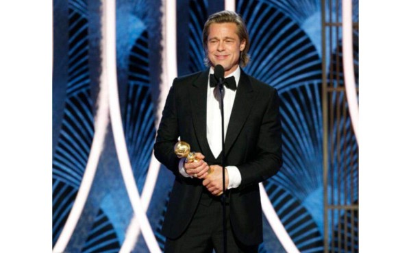 ¿Mejor actor de reparto? Brad Pitt por su papelazo en Once Upon a Time in Hollywood. Agredeció a Leonardo DiCaprio y lanzó una broma sobre Titanic: 'Yo sí te hubiera dejado subirte a la puerta'.