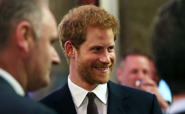 Igualmente, Harry heredó alrededor de 40 millones de dólares después de las muertes de la Princesa Diana y la Reina Madre. Parece que la pareja no batallará para mantenerse bien.