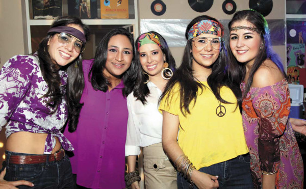 Groovy night para Daniella Aragón