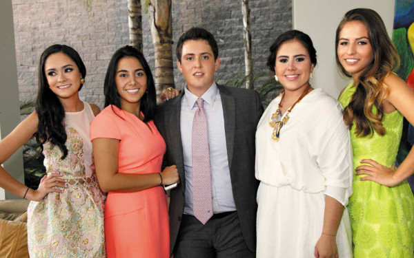 Senior breakfast de la Escuela Americana