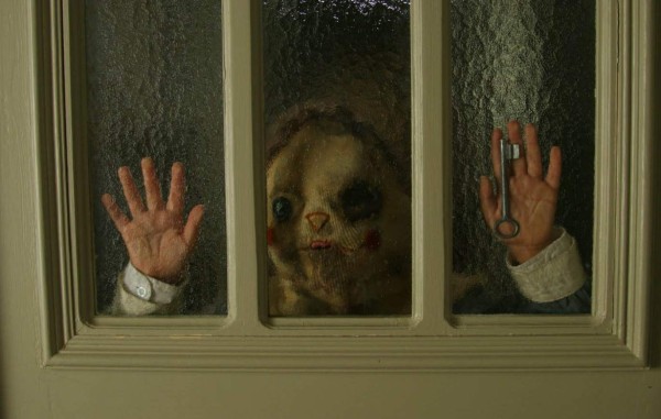 4. El Orfanato (2007- Juan Antonio Bayona)<br/><br/>Parece el mítico cliché de película de miedo pero su director supo plasmar toda su creatividad sin problemas. El Orfanato es de las pocas películas de terror de cine español que han llegado a triunfar. Fantástico el papel de Belén Rueda.<br/>