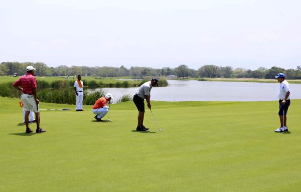 Torneo de golf en Indura