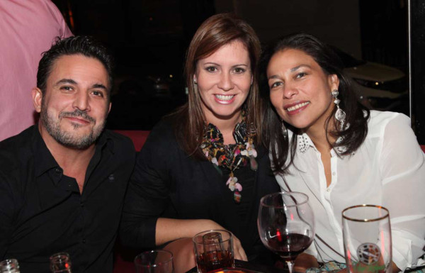 Noche de fiesta en Rojo