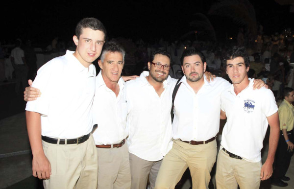 Torneo de golf en Roatán