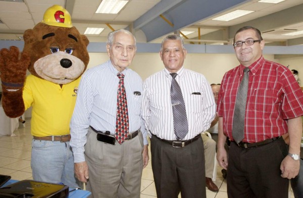 Emilio Larach, Nery Gimenez y Gerardo Ortez