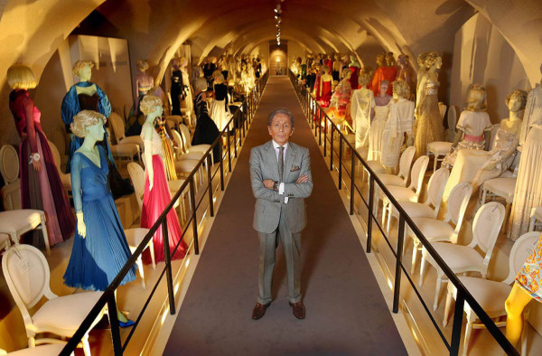 Valentino inaugura exposición