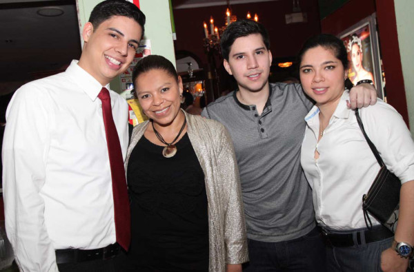 Noche de fiesta en Rojo